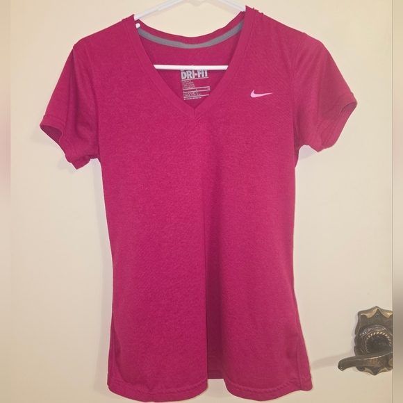 Nike Women's Magenta V-Neck Dri-FIT Shirt Size: Small - Picture 1 of 4